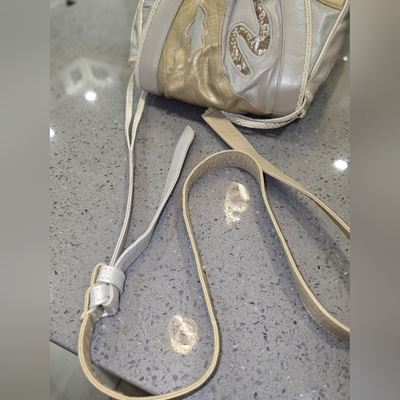 SHARIF VINTAGE CROSSBODY BAG. - Picture 13 of 15